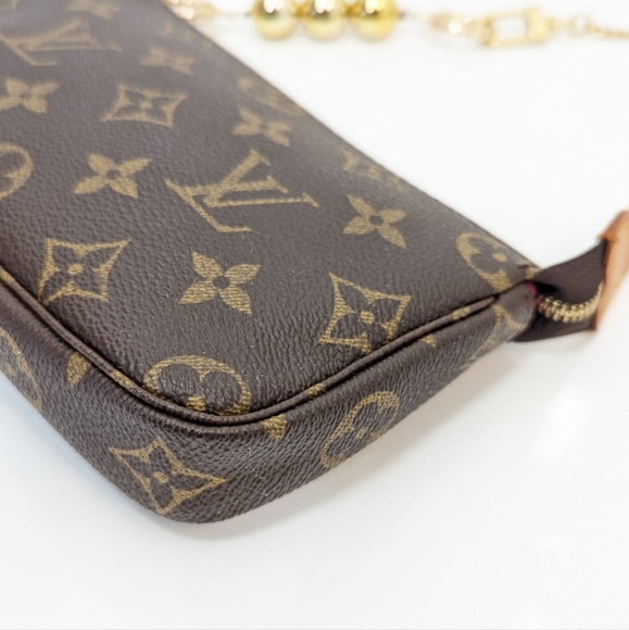 ✨️💎Authentic Louis Vuitton Mini Pochette Accessoires Monogram Bag - Picture 13 of 16